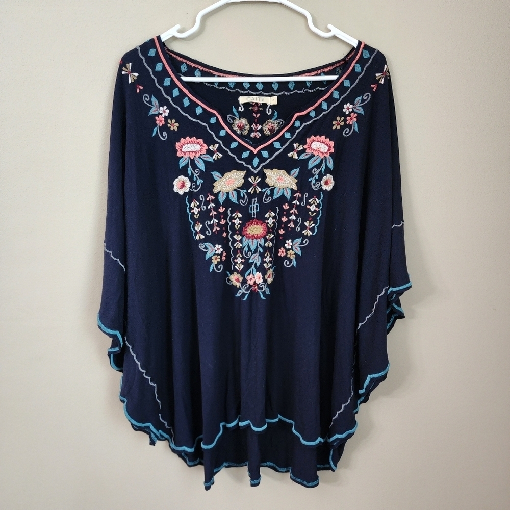 Caite Size S Embroidered Navy Top Floral Athleta Tunic Batwing Sleeves